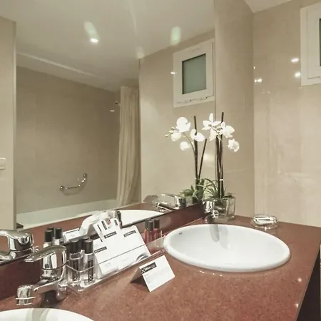 Rh Sorolla Centro Hotel