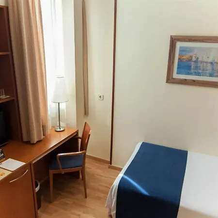 Rh Sorolla Centro מלון 3*