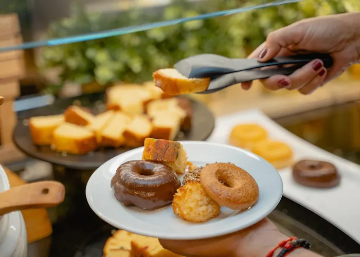 Rh Sorolla Centro Hotel 3*