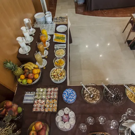 Rh Sorolla Centro فندق