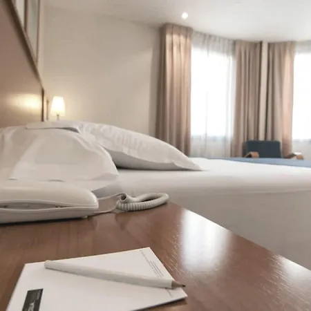 Rh Sorolla Centro فندق 3*