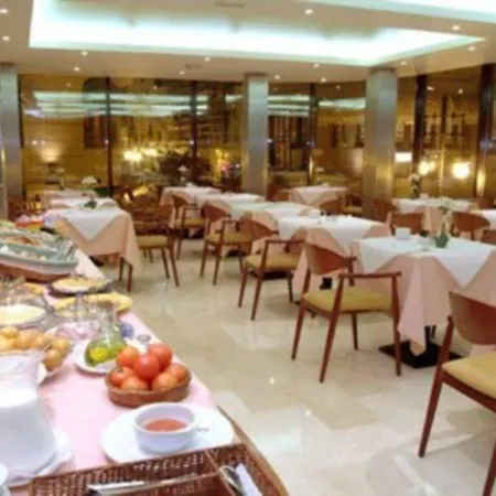 Rh Sorolla Centro فندق